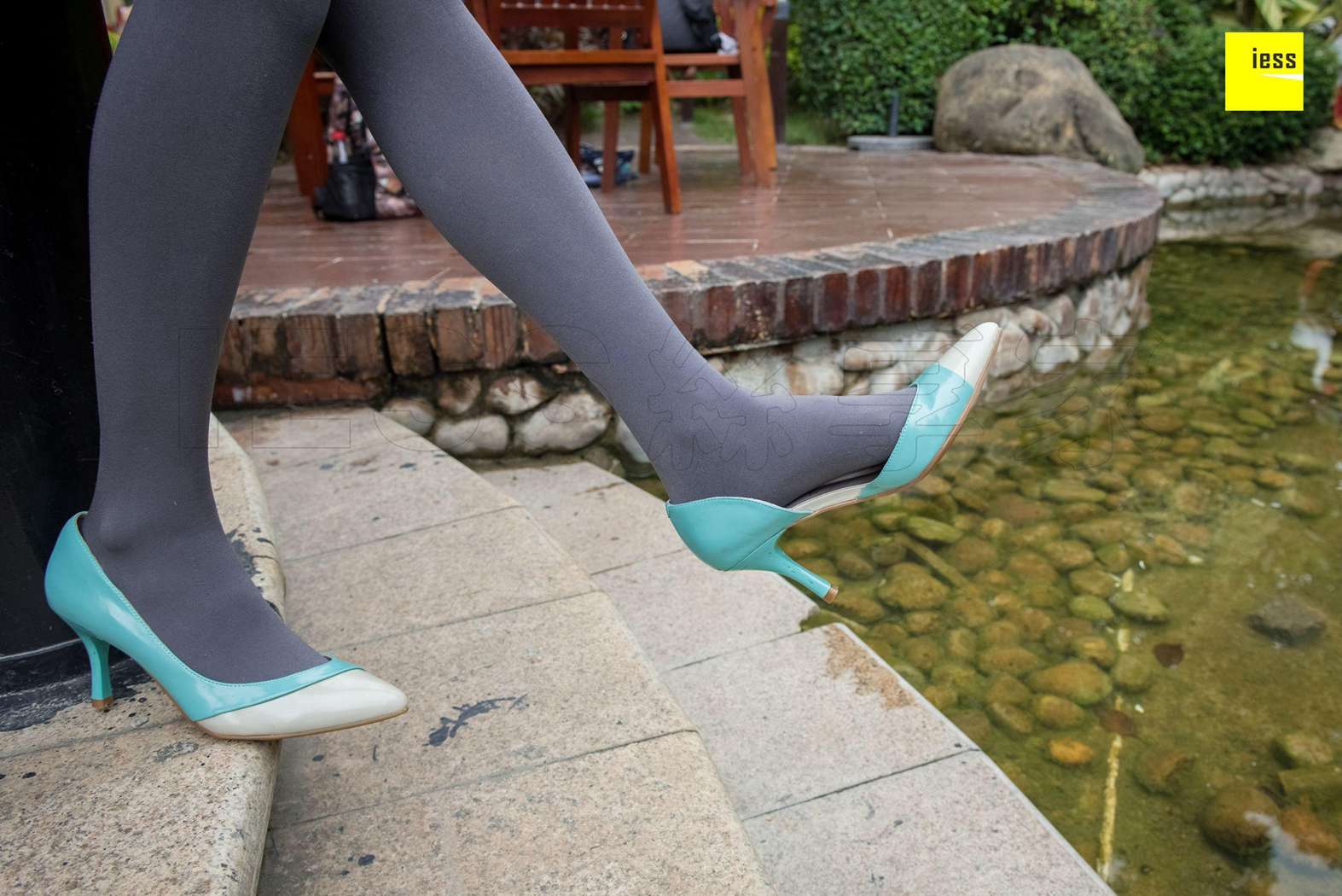 图片[64]-[IESS异思趣向] 2018.03.30 丝享家201：《厚灰丝与蓝色高跟》婉萍 在线浏览 – 速更版-美库