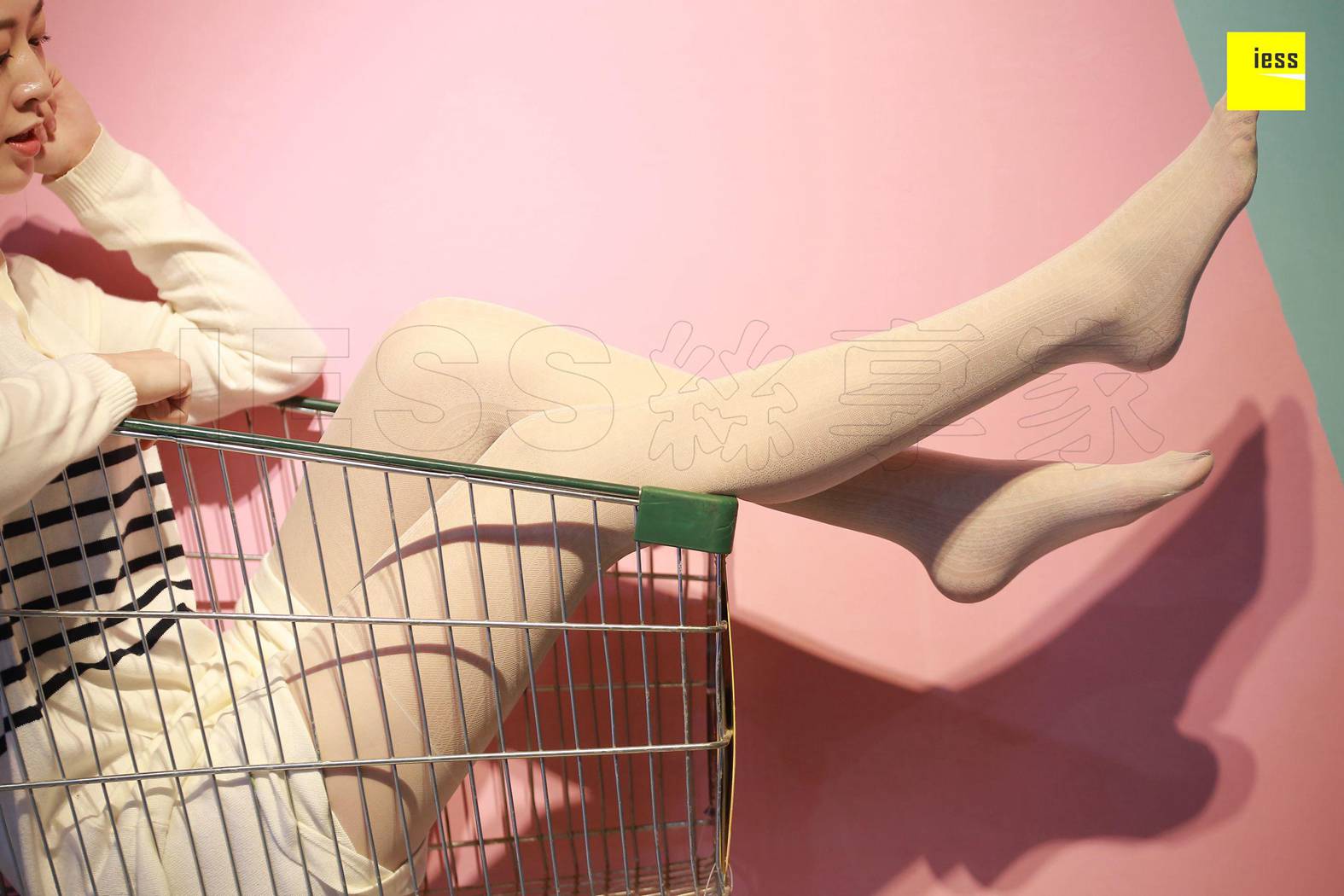 图片[55]-[IESS异思趣向] 2018.04.03 丝享家203：《练歌房白丝美女》紫紫 在线浏览 – 速更版-美库