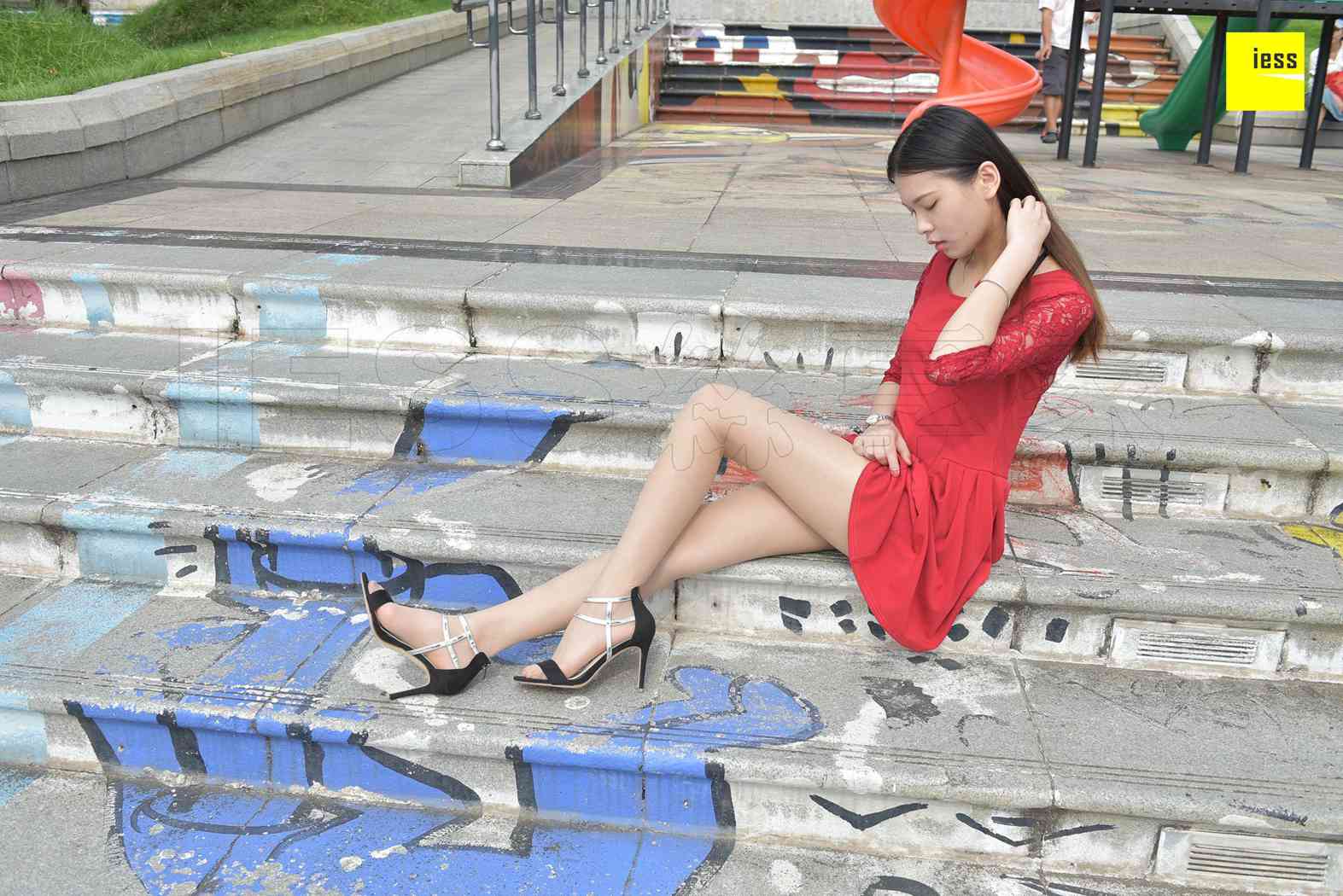 图片[41]-[IESS异思趣向] 2018.03.28 丝享家199：《红裙性感凉鞋Ⅱ》七七 在线浏览 – 速更版-美库