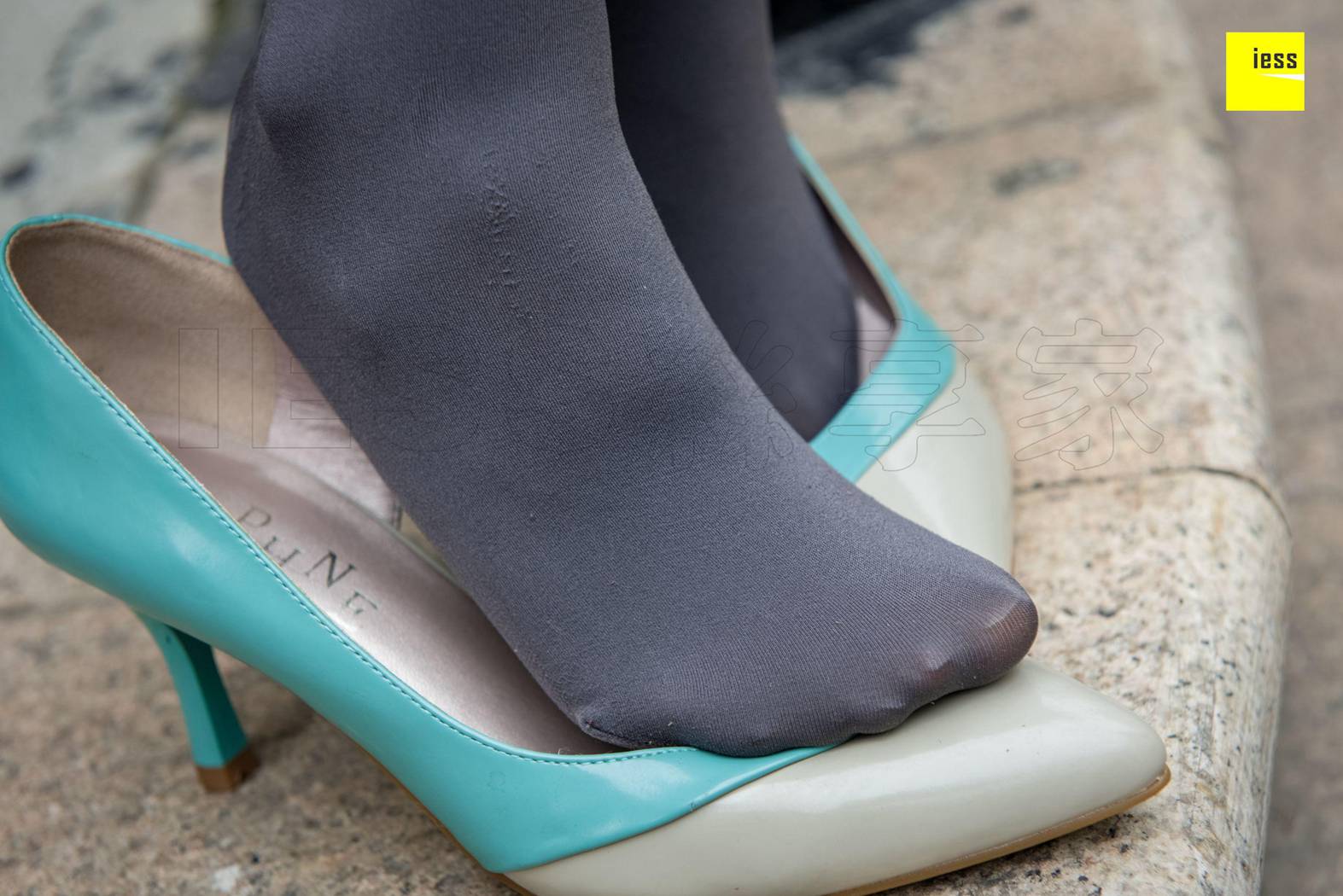 图片[70]-[IESS异思趣向] 2018.03.30 丝享家201：《厚灰丝与蓝色高跟》婉萍 在线浏览 – 速更版-美库