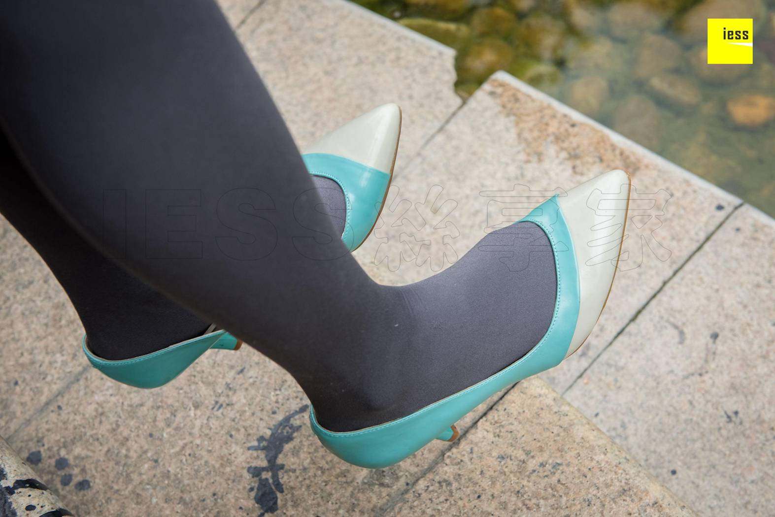 图片[55]-[IESS异思趣向] 2018.03.30 丝享家201：《厚灰丝与蓝色高跟》婉萍 在线浏览 – 速更版-美库