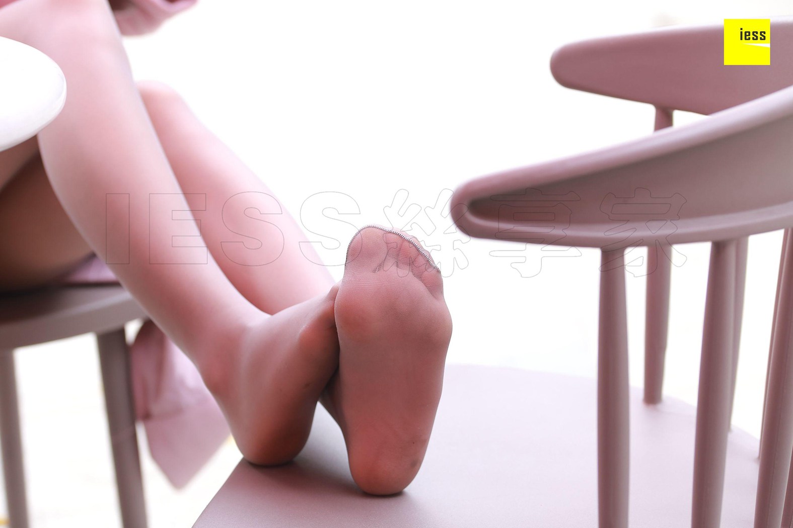 图片[42]-[IESS异思趣向] 2018.04.06 丝享家205：《灿烂的金丝凉鞋》七七 在线浏览 – 速更版-美库