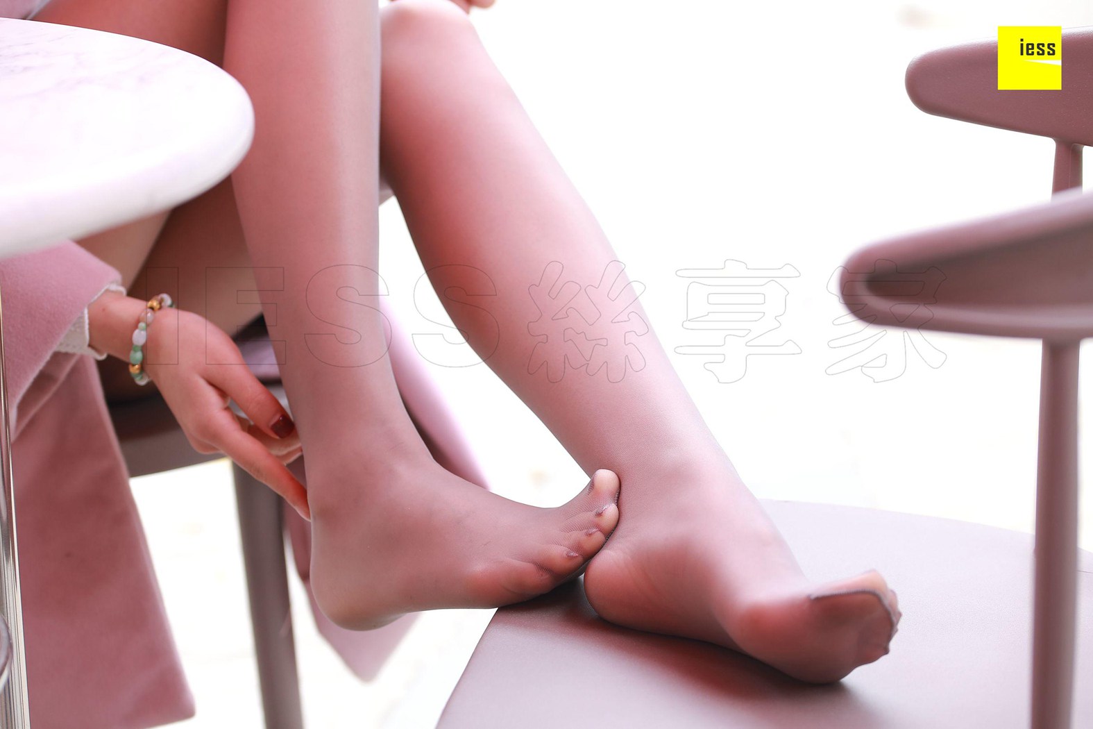 图片[21]-[IESS异思趣向] 2018.04.06 丝享家205：《灿烂的金丝凉鞋》七七 在线浏览 – 速更版-美库