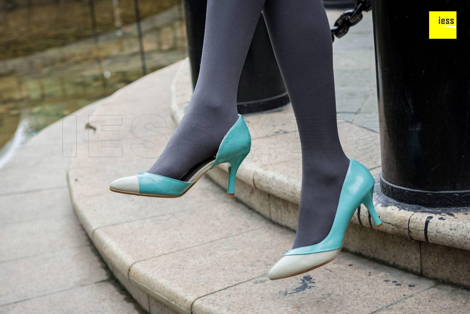 图片[83]-[IESS异思趣向] 2018.03.30 丝享家201：《厚灰丝与蓝色高跟》婉萍 在线浏览 – 速更版-美库