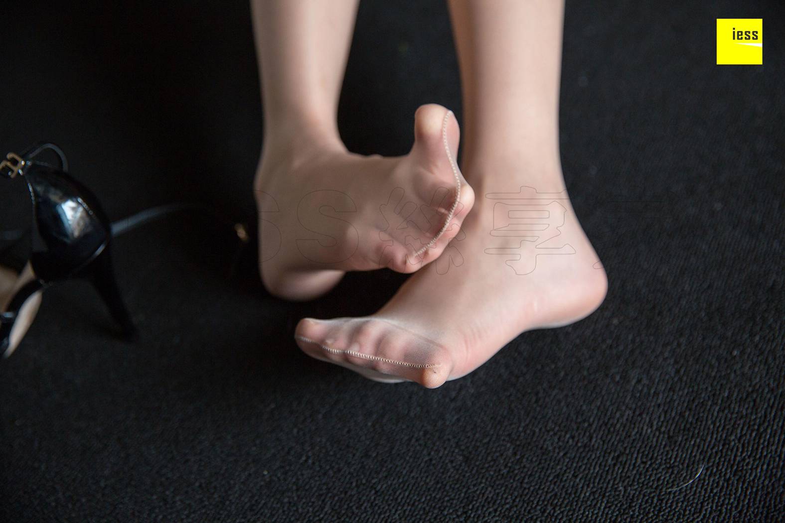 图片[6]-[IESS异思趣向] 2018.04.17 丝享家212：《撩人的鱼嘴系带高跟》文欣 在线浏览 – 速更版-美库