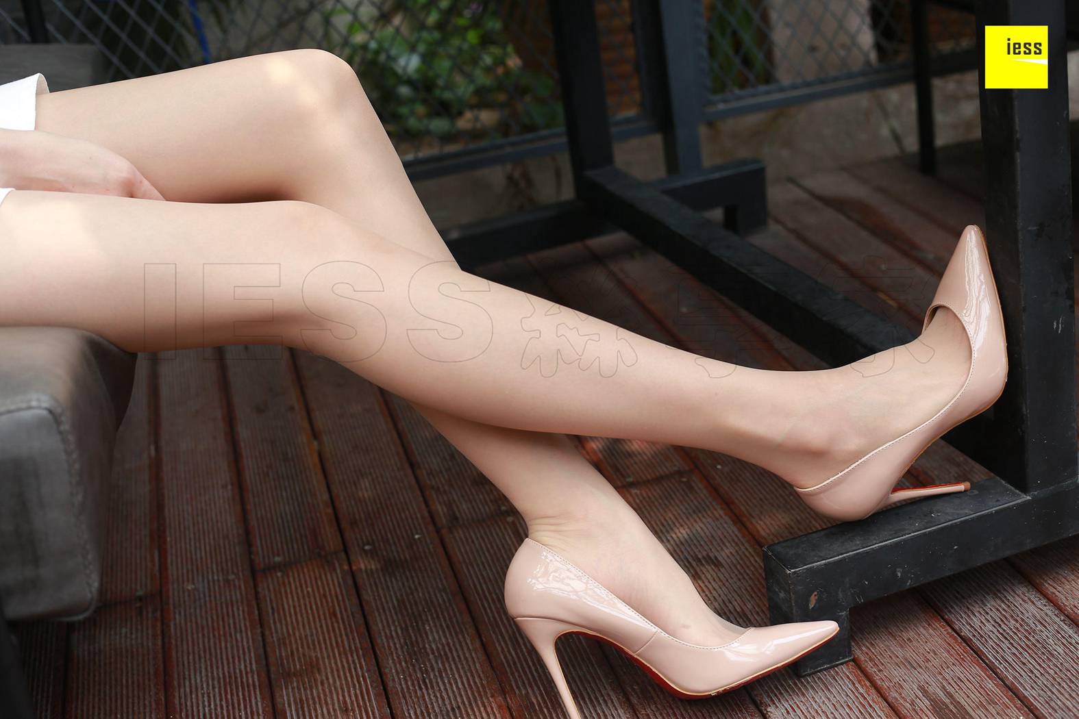 图片[55]-[IESS异思趣向] 2018.04.30 丝享家221：《双姐演绎经典裸色高跟》双双 在线浏览 – 速更版-美库