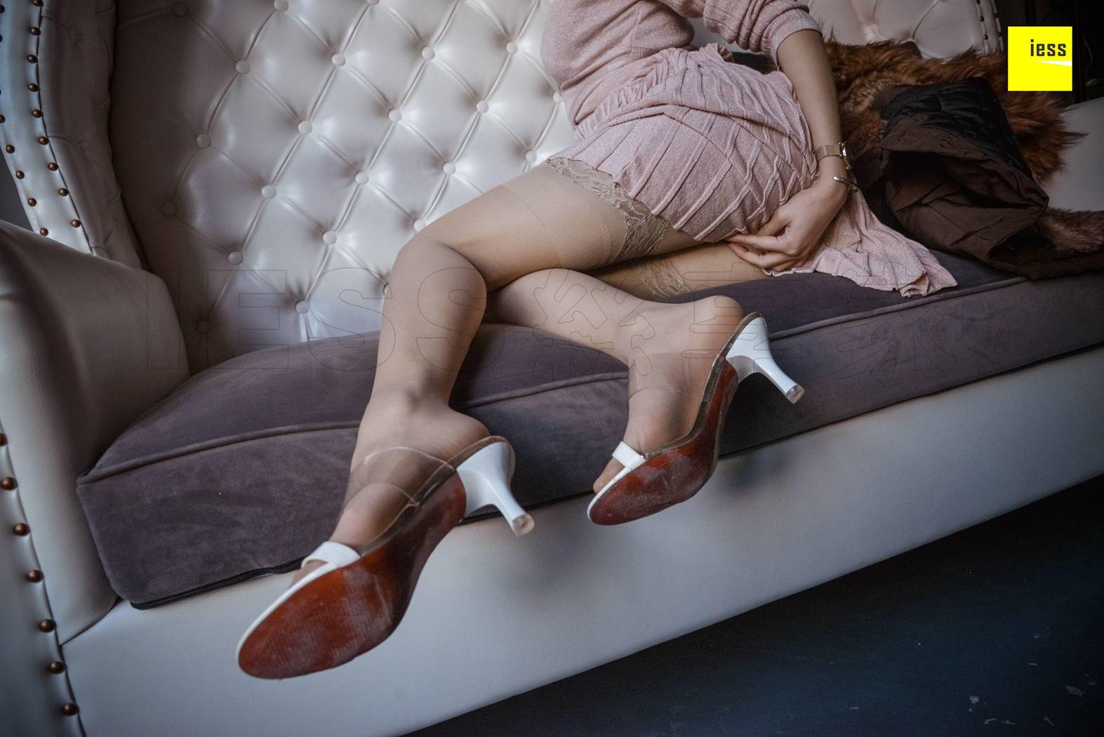 图片[24]-[IESS异思趣向] 2018.05.08 丝享家227：《好久不见，蕾丝吊袜》秋秋 在线浏览 – 速更版-美库