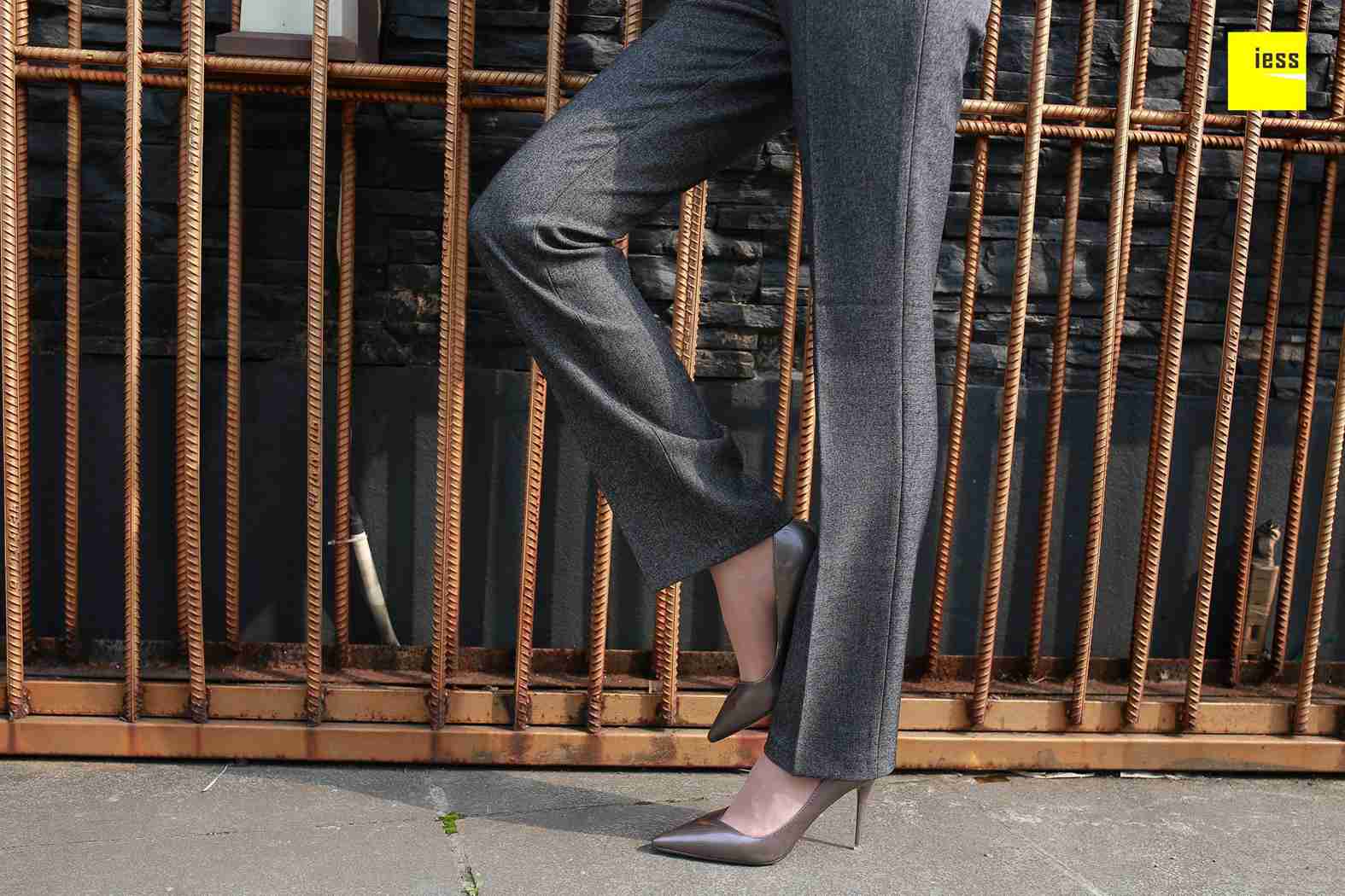 图片[67]-[IESS异思趣向] 2018.05.12 丝享家231：《御姐短丝西装裤》双双 在线浏览 – 速更版-美库