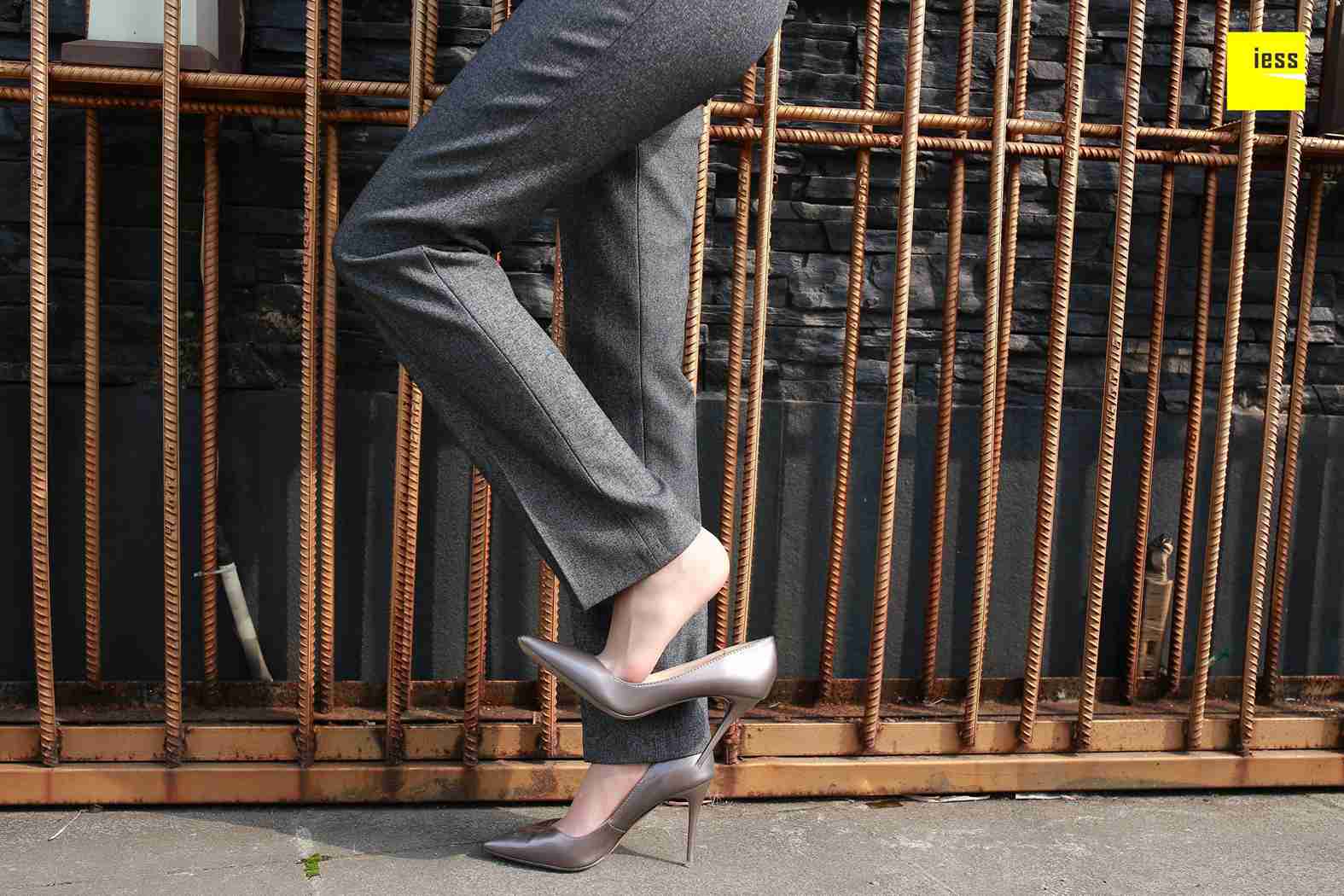 图片[81]-[IESS异思趣向] 2018.05.12 丝享家231：《御姐短丝西装裤》双双 在线浏览 – 速更版-美库