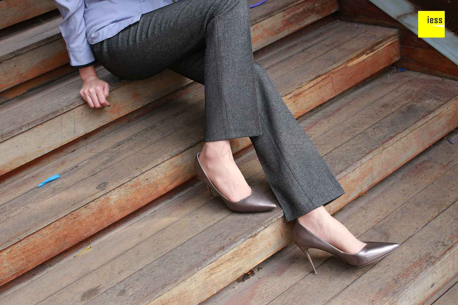 图片[15]-[IESS异思趣向] 2018.05.12 丝享家231：《御姐短丝西装裤》双双 在线浏览 – 速更版-美库