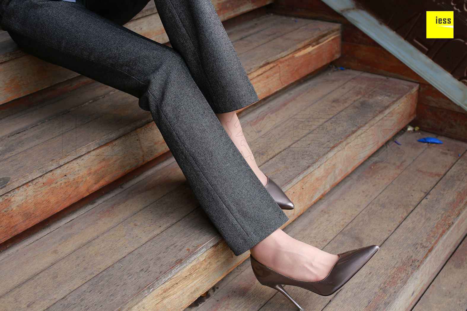 图片[70]-[IESS异思趣向] 2018.05.12 丝享家231：《御姐短丝西装裤》双双 在线浏览 – 速更版-美库