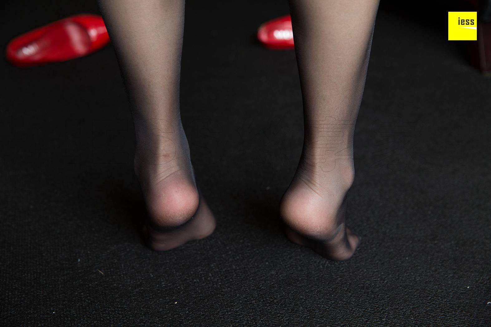 图片[94]-[IESS异思趣向] 2018.05.15 丝享家232：《肉肉脚风韵黑丝》文欣 在线浏览 – 速更版-美库