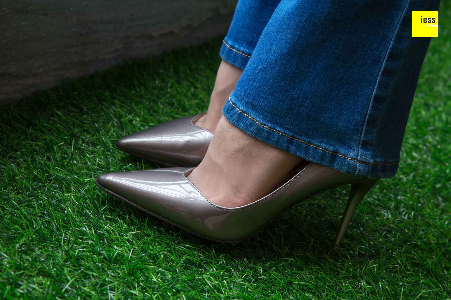 图片[8]-[IESS异思趣向] 2018.05.21 丝享家236：《辣妈的喇叭裤短丝》辣妈君君 在线浏览 – 速更版-美库