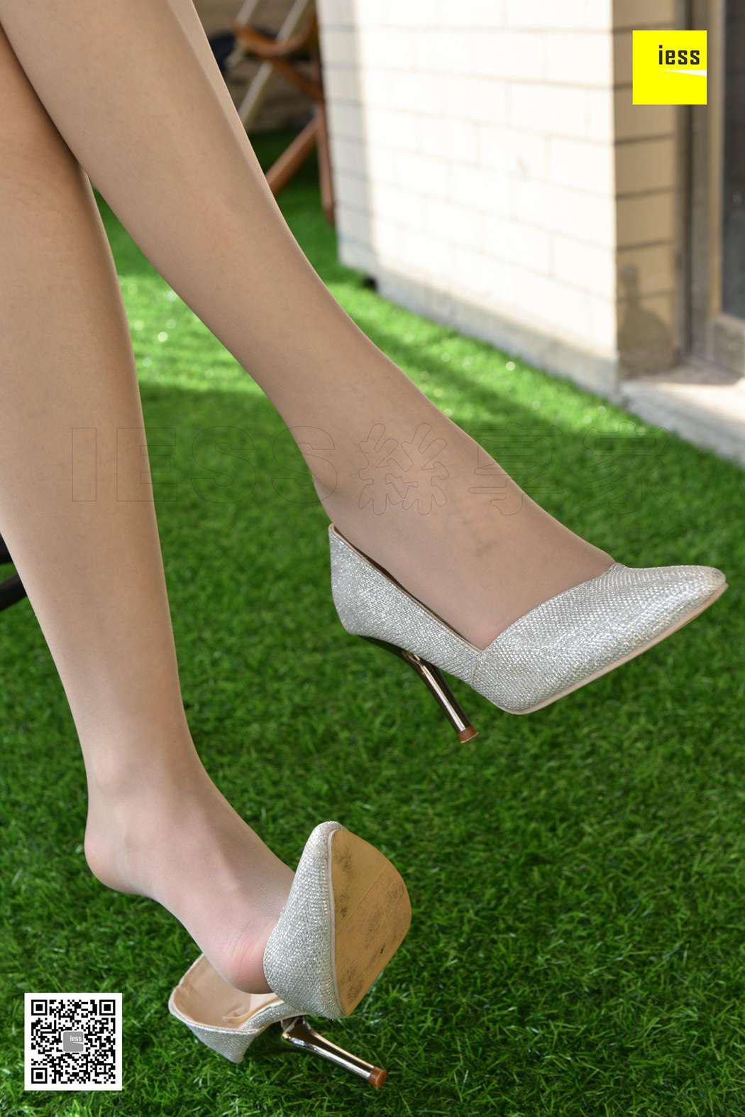 图片[35]-[IESS异思趣向] 2018.05.27 丝享家241：《性感侧空银色高跟》七七 在线浏览 – 速更版-美库