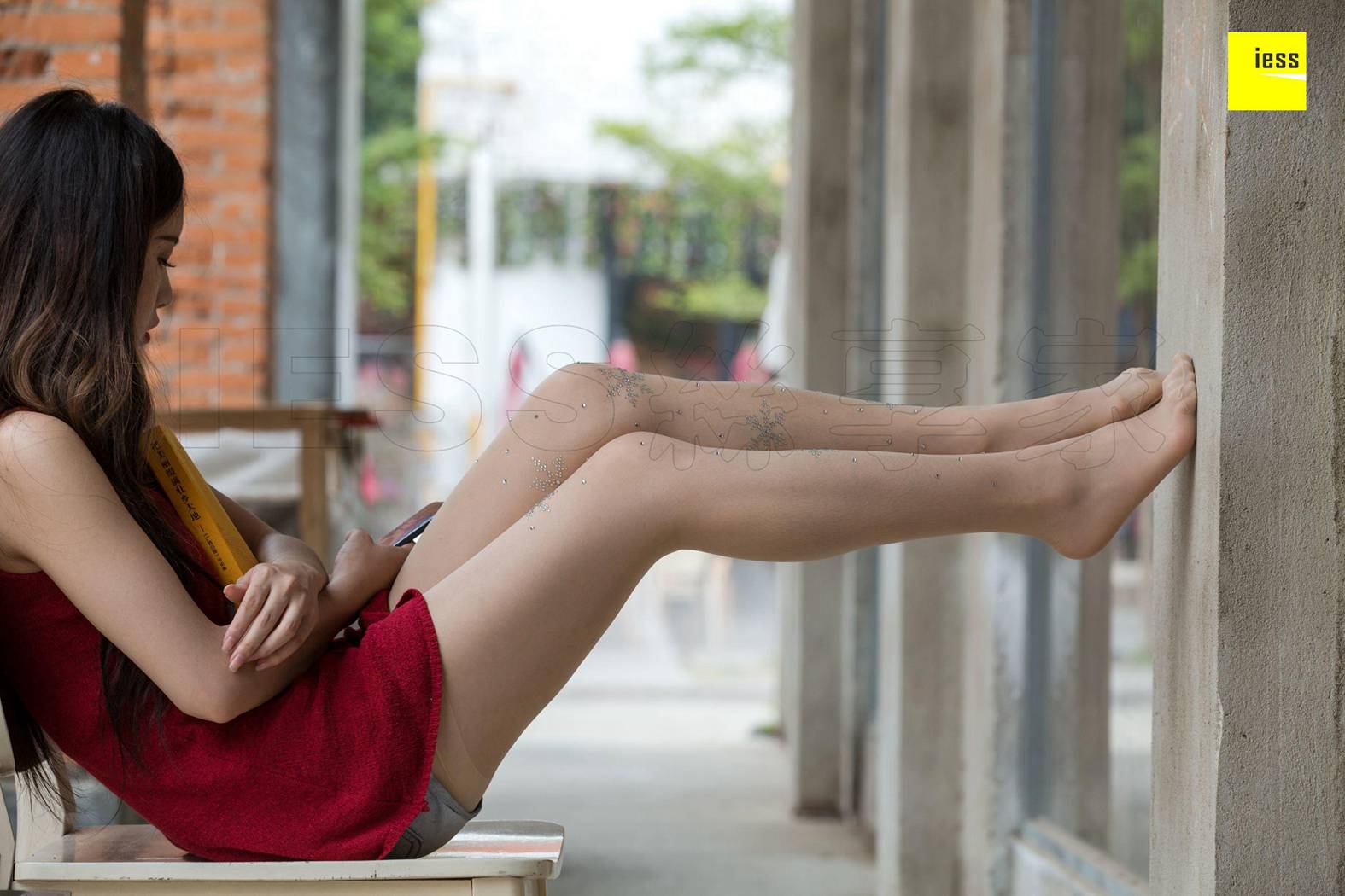 图片[21]-[IESS异思趣向] 2018.05.29 丝享家242：《网红的水钻白丝》小羽 在线浏览 – 速更版-美库