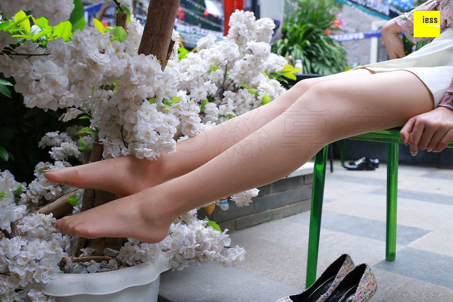 图片[74]-[IESS异思趣向] 2018.05.18 丝享家235：《肤白貌美嫩脚趾》紫紫 在线浏览 – 速更版-美库