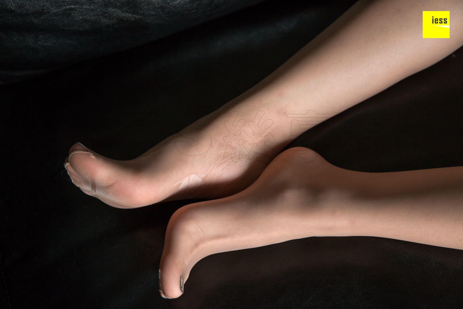 图片[90]-[IESS异思趣向] 2018.05.31 丝享家244：《辣妈破洞的肉丝脚底》君君 在线浏览 – 速更版-美库