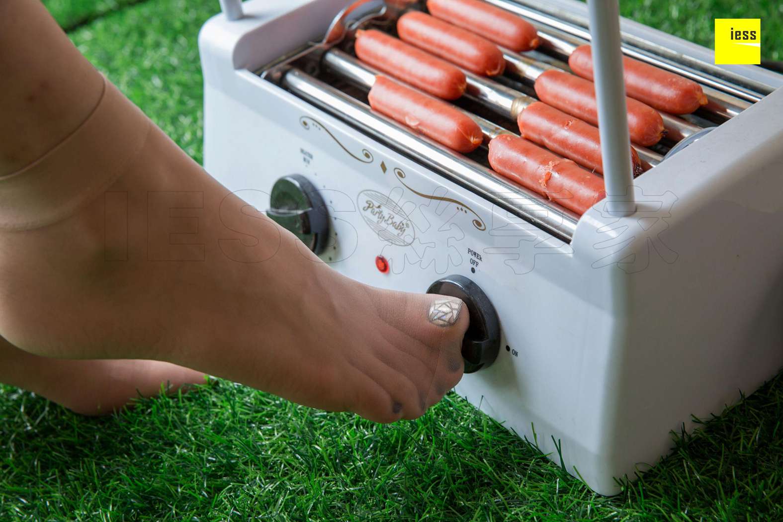 图片[15]-[IESS异思趣向] 2018.05.21 丝享家236：《辣妈的喇叭裤短丝》辣妈君君 在线浏览 – 速更版-美库