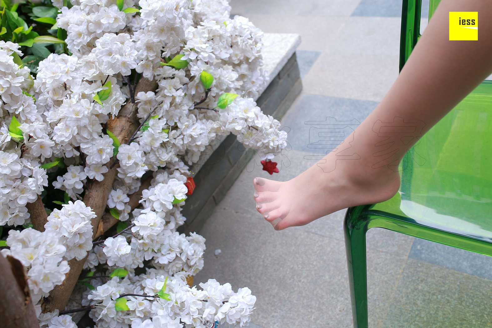 图片[76]-[IESS异思趣向] 2018.05.18 丝享家235：《肤白貌美嫩脚趾》紫紫 在线浏览 – 速更版-美库