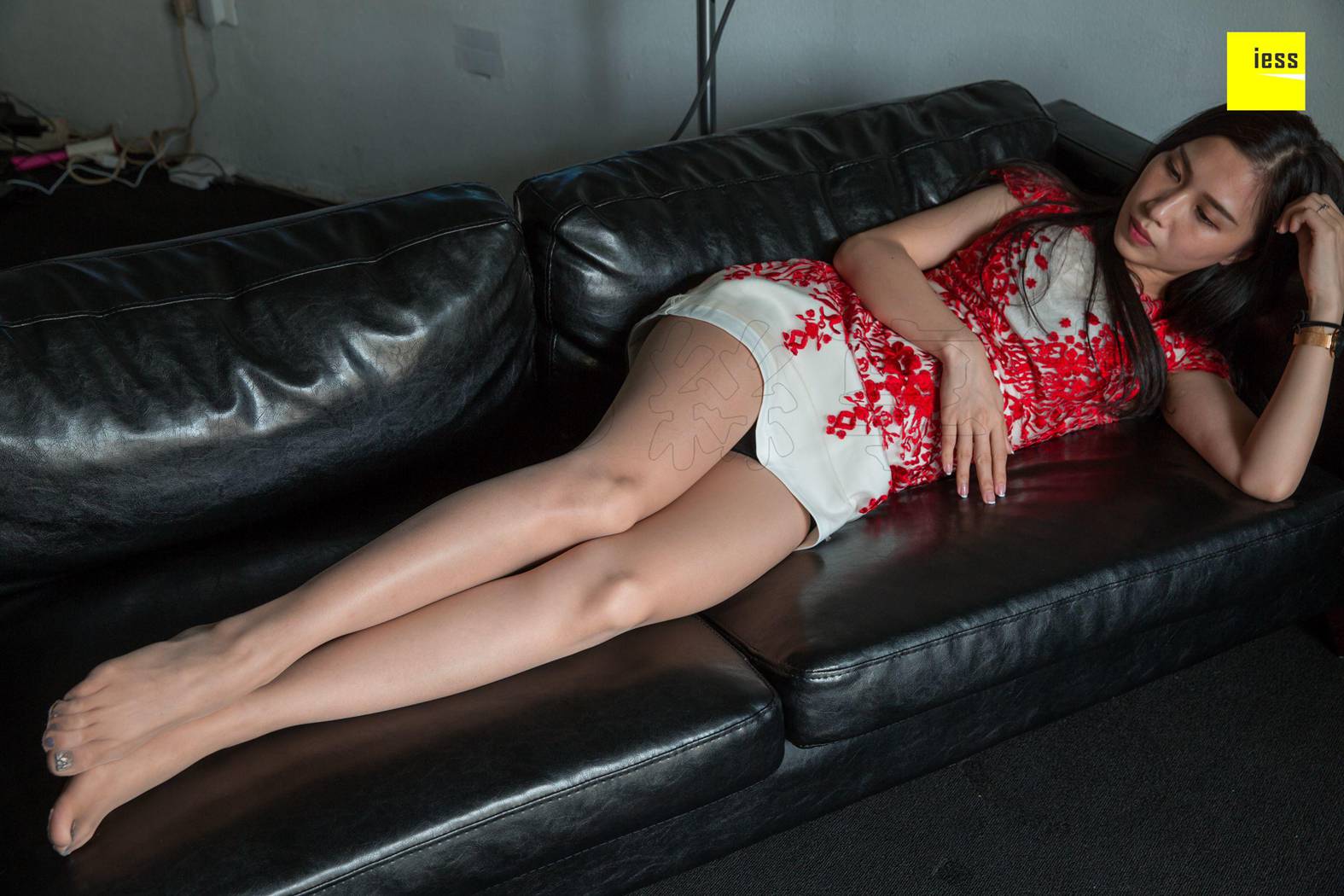 图片[58]-[IESS异思趣向] 2018.05.31 丝享家244：《辣妈破洞的肉丝脚底》君君 在线浏览 – 速更版-美库