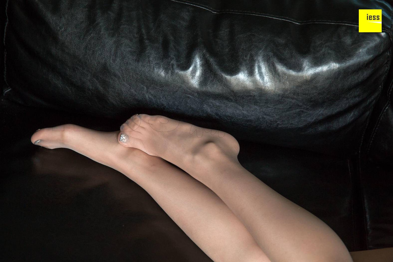 图片[27]-[IESS异思趣向] 2018.05.31 丝享家244：《辣妈破洞的肉丝脚底》君君 在线浏览 – 速更版-美库