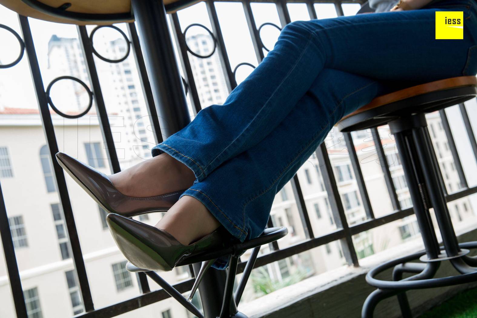 图片[11]-[IESS异思趣向] 2018.05.21 丝享家236：《辣妈的喇叭裤短丝》辣妈君君 在线浏览 – 速更版-美库