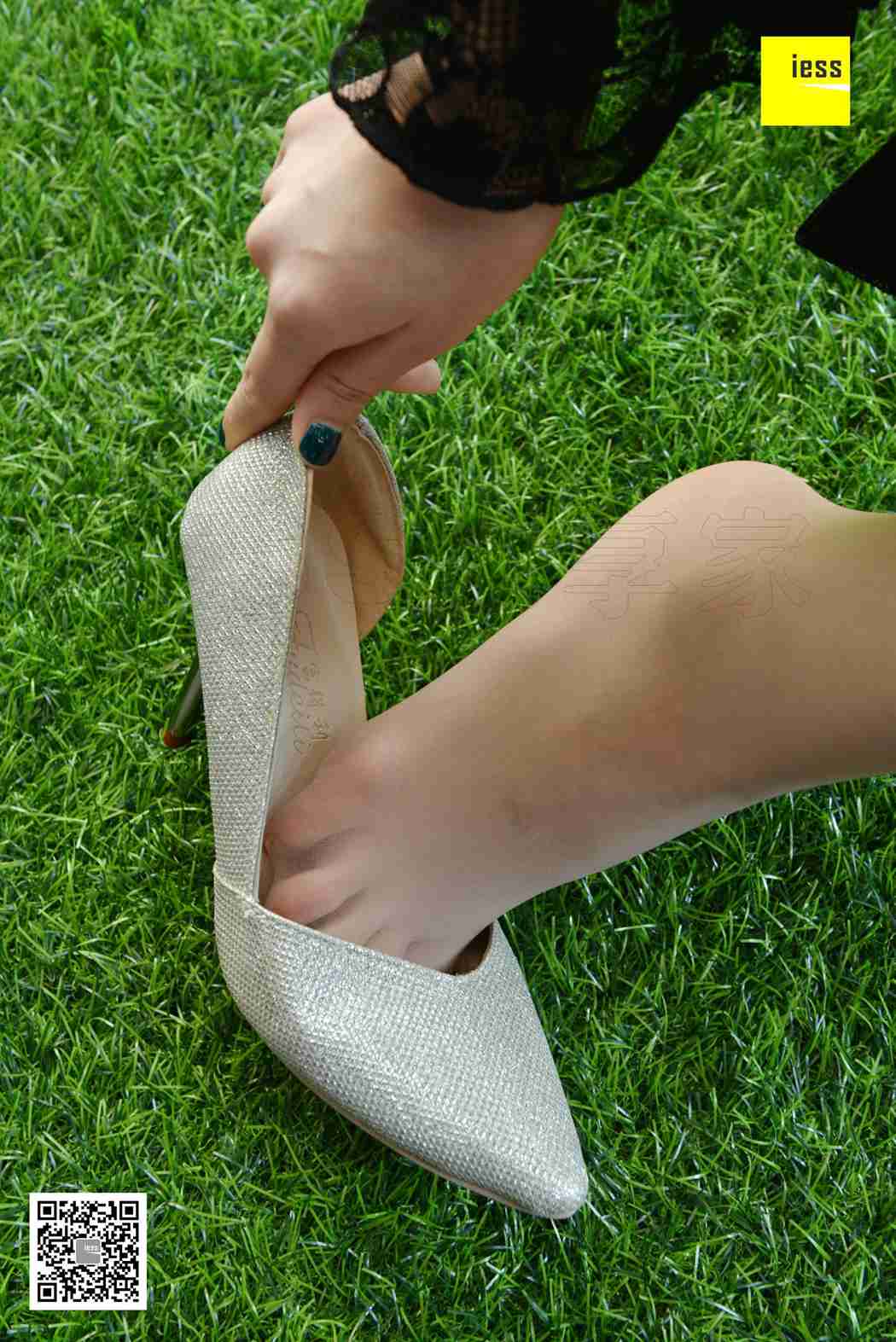 图片[20]-[IESS异思趣向] 2018.05.27 丝享家241：《性感侧空银色高跟》七七 在线浏览 – 速更版-美库