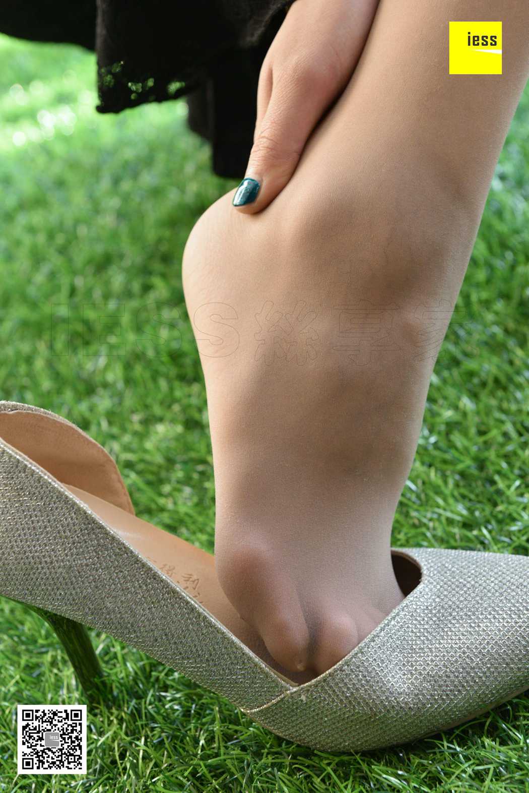 图片[15]-[IESS异思趣向] 2018.05.27 丝享家241：《性感侧空银色高跟》七七 在线浏览 – 速更版-美库