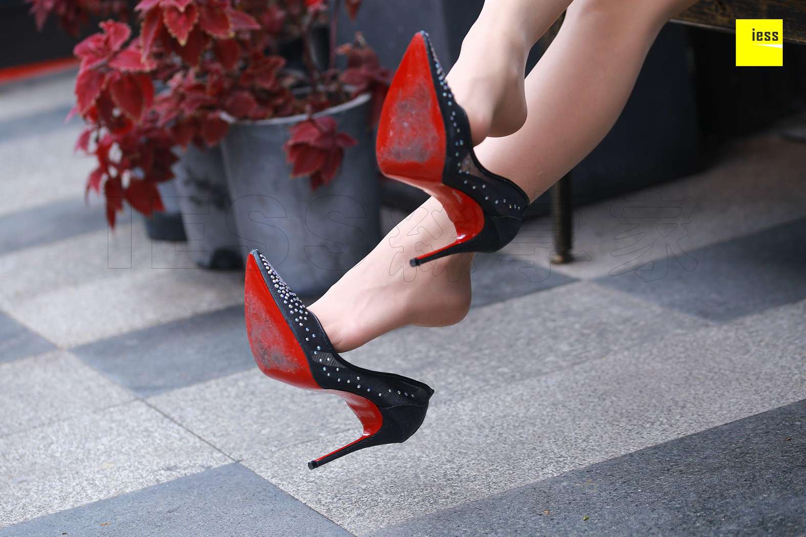 图片[19]-[IESS异思趣向] 2018.06.13 丝享家253：《辣妈帅气街拍》辣妈 在线浏览 – 速更版-美库