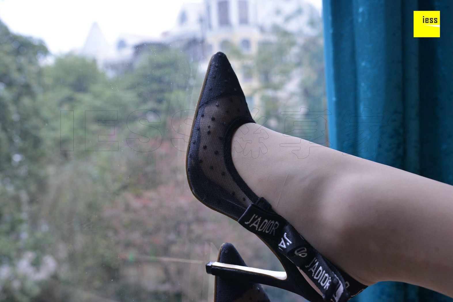 图片[16]-[IESS异思趣向] 2018.06.12 丝享家252：《透视高跟里的趾缝》紫紫 在线浏览 – 速更版-美库