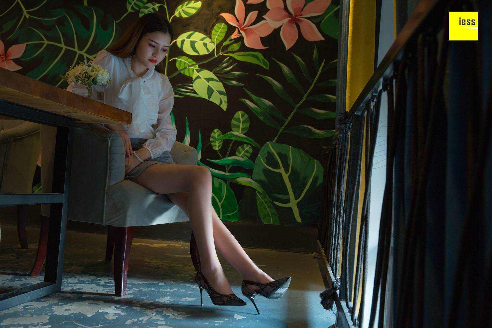 图片[59]-[IESS异思趣向] 2018.06.08 丝享家250：《九妹的暗调灰丝》九妹 在线浏览 – 速更版-美库