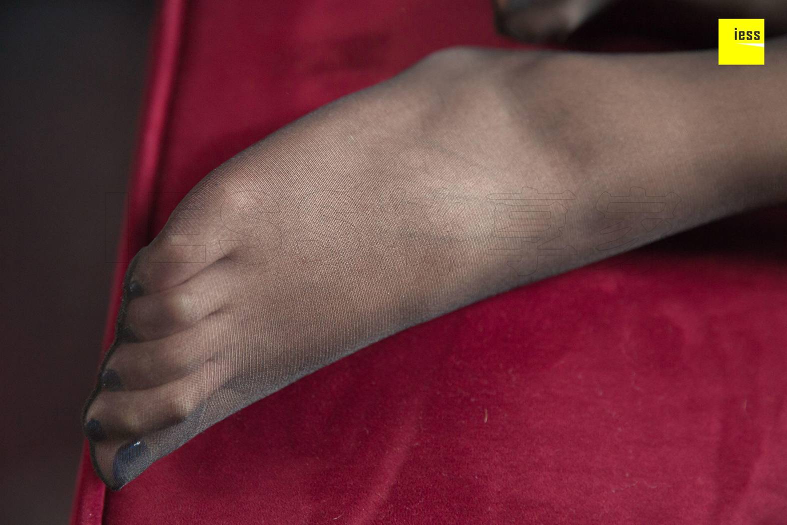 图片[69]-[IESS异思趣向] 2018.06.26 丝享家262：《九妹开衩裙黑丝》九妹 在线浏览 – 速更版-美库