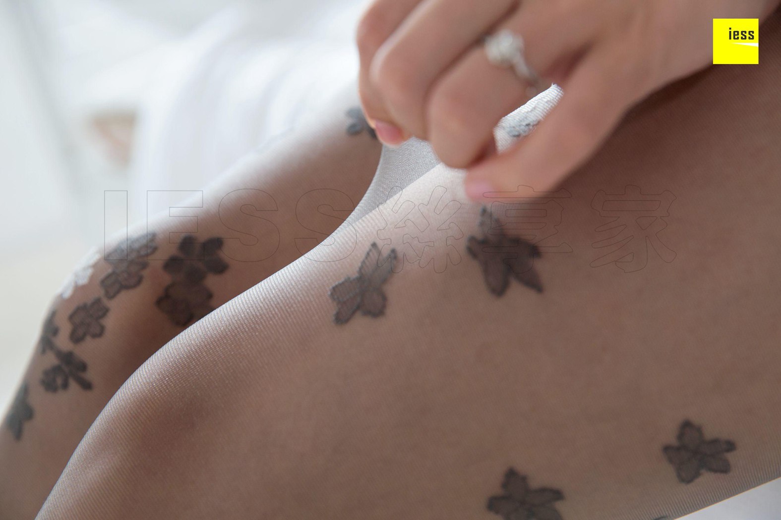 图片[14]-[IESS异思趣向] 2018.06.21 丝享家259：《辣妈花朵灰丝》辣妈（君君） 在线浏览 – 速更版-美库