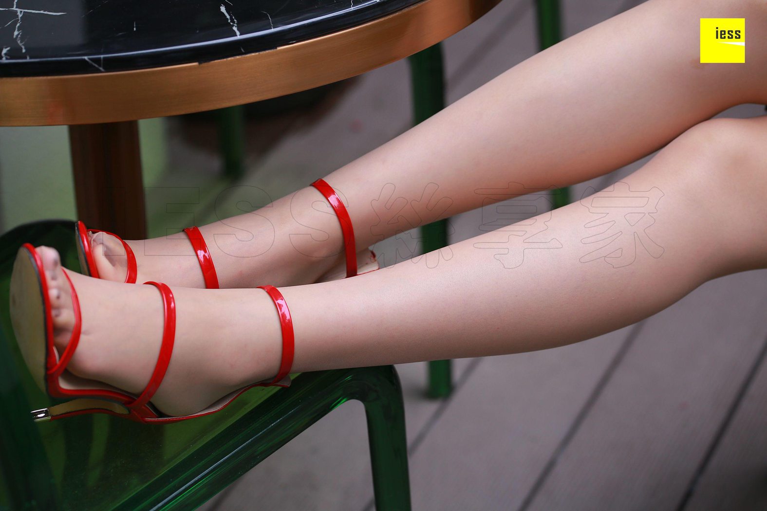 图片[38]-[IESS异思趣向] 2018.06.27 丝享家263：《美背凉鞋肉丝》紫紫 在线浏览 – 速更版-美库