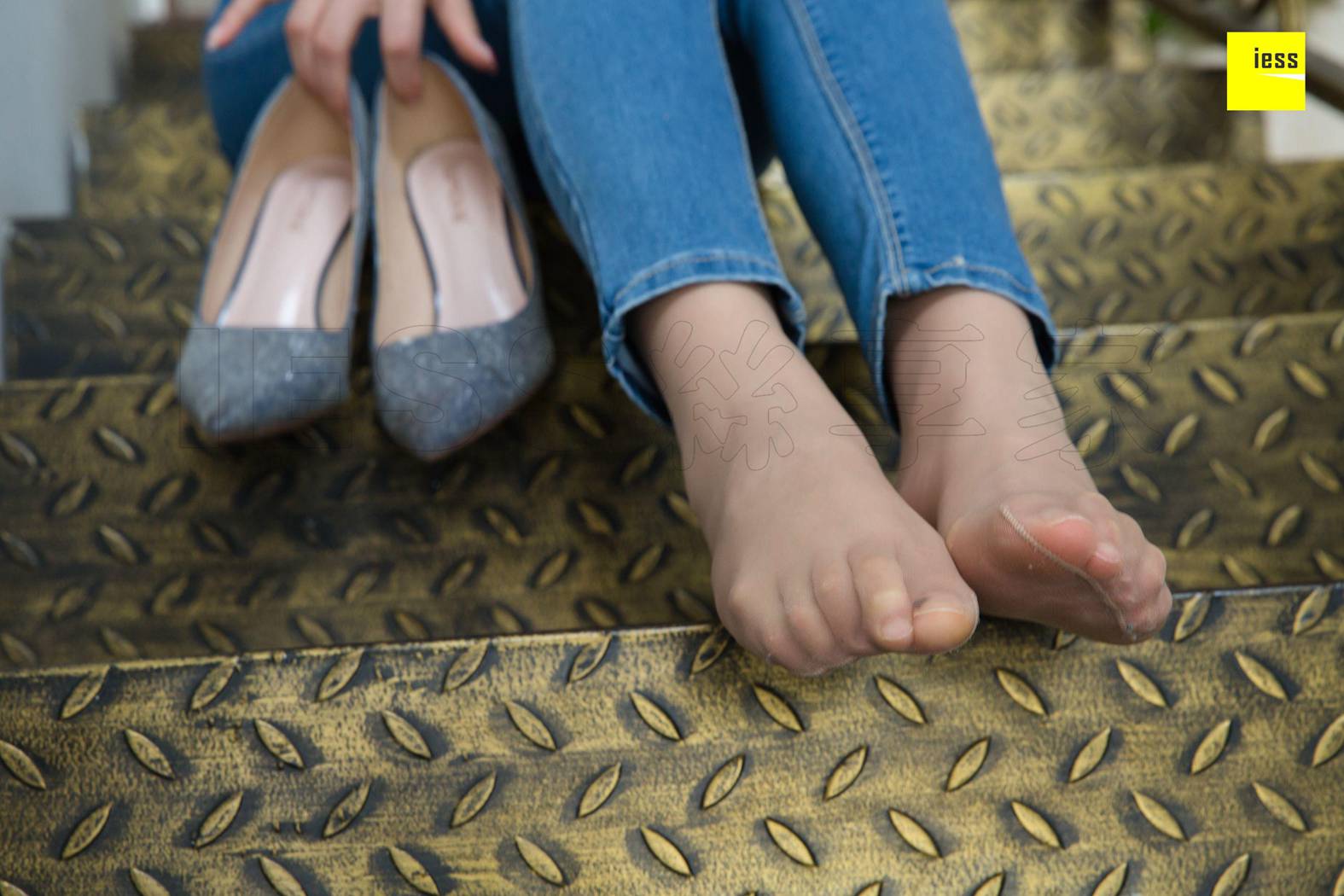 图片[81]-[IESS异思趣向] 2018.07.09 丝享家270：《九妹破洞牛仔裤肉丝》九妹 在线浏览 – 速更版-美库