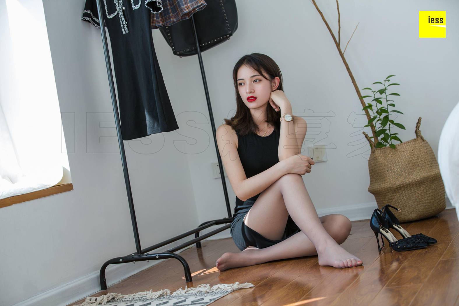 图片[9]-[IESS异思趣向] 2018.07.06 丝享家269：《“人妻”的试衣间》姗姗 在线浏览 – 速更版-美库