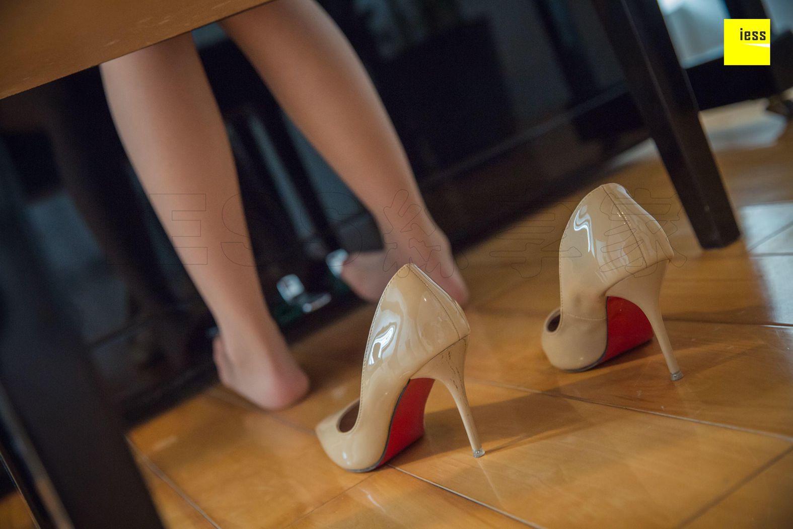 图片[11]-[IESS异思趣向] 2018.07.24 丝享家279：《黑白琴键上的美足》七七 在线浏览 – 速更版-美库