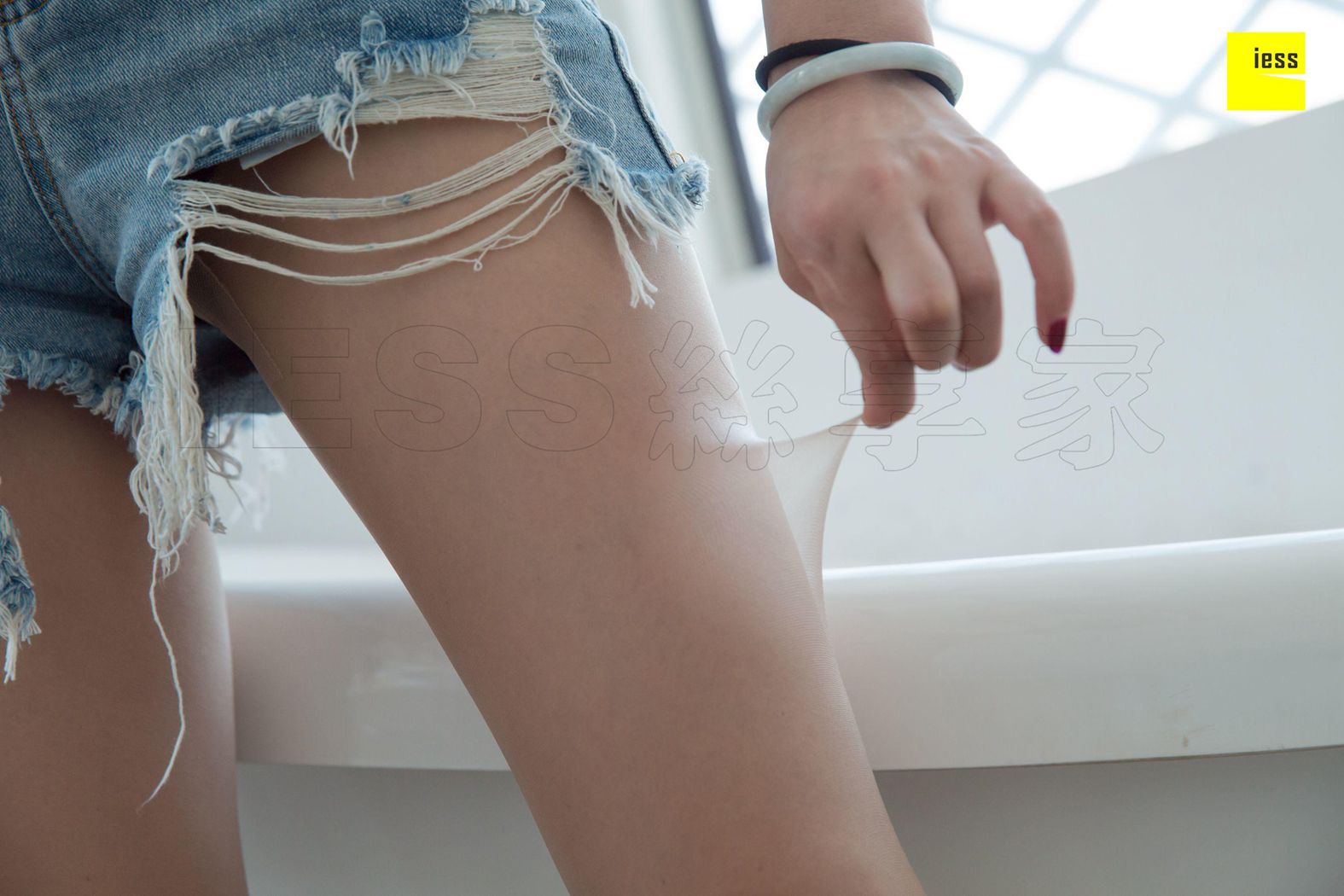 图片[48]-[IESS异思趣向] 2018.07.27 丝享家282：《九妹浴缸牛仔短裤》九妹 在线浏览 – 速更版-美库