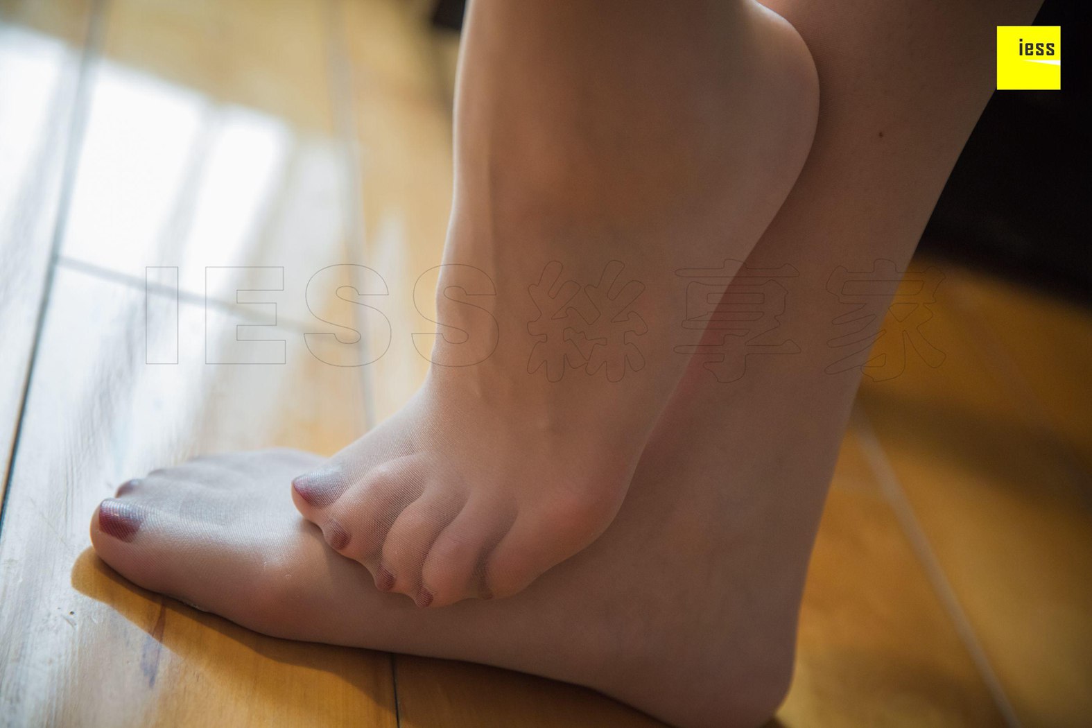 图片[64]-[IESS异思趣向] 2018.07.24 丝享家279：《黑白琴键上的美足》七七 在线浏览 – 速更版-美库