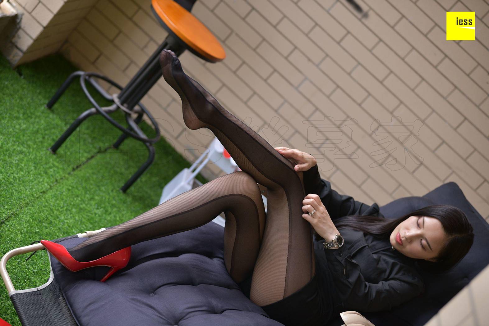 图片[34]-[IESS异思趣向] 2018.07.26 丝享家281：《万黑丛中一点红》君君 在线浏览 – 速更版-美库