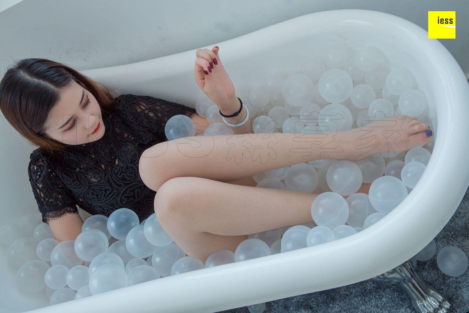 图片[54]-[IESS异思趣向] 2018.07.27 丝享家282：《九妹浴缸牛仔短裤》九妹 在线浏览 – 速更版-美库