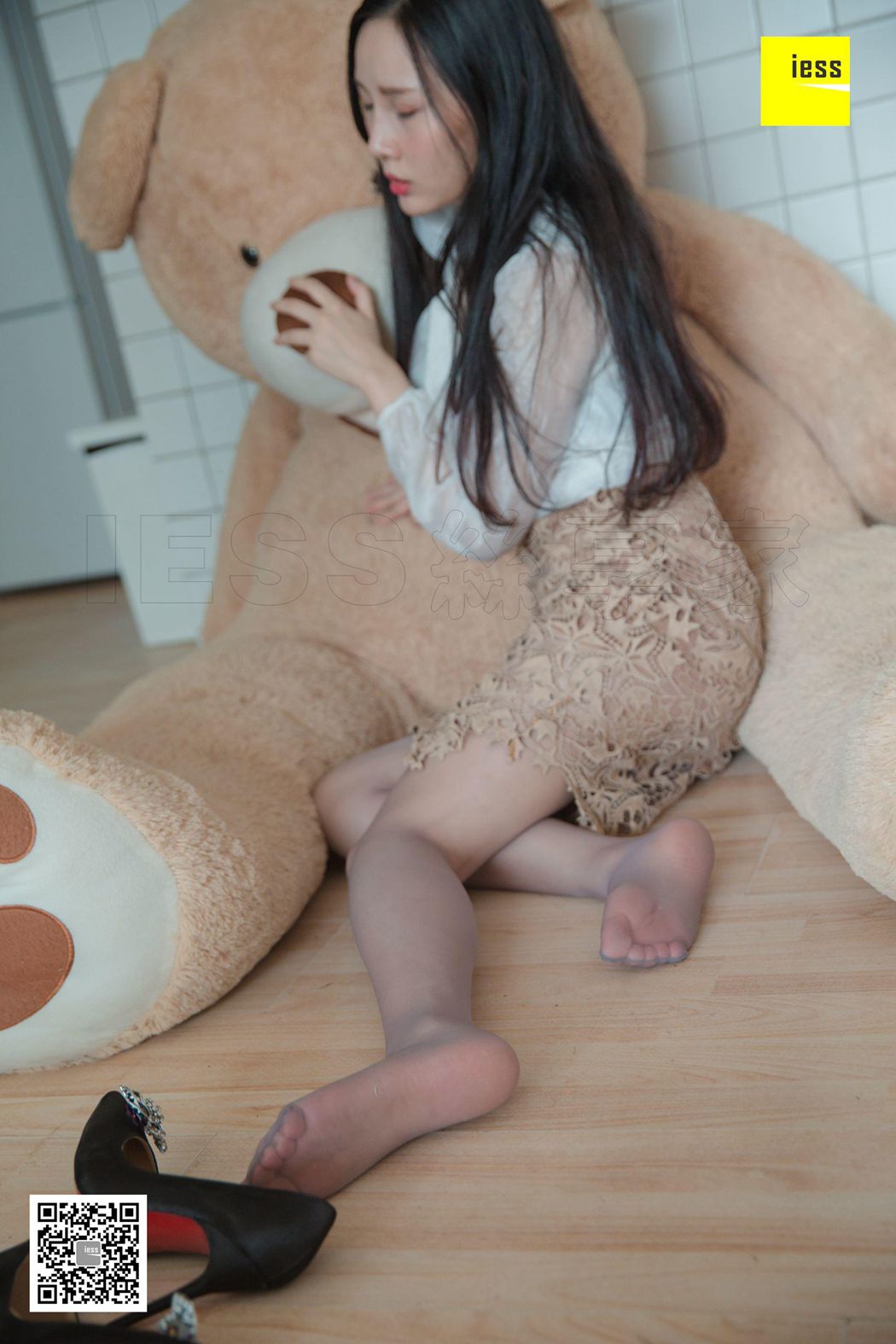 图片[20]-[IESS异思趣向] 2018.08.23 丝享家301：《大熊也喜欢灰丝》文欣 在线浏览 – 速更版-美库