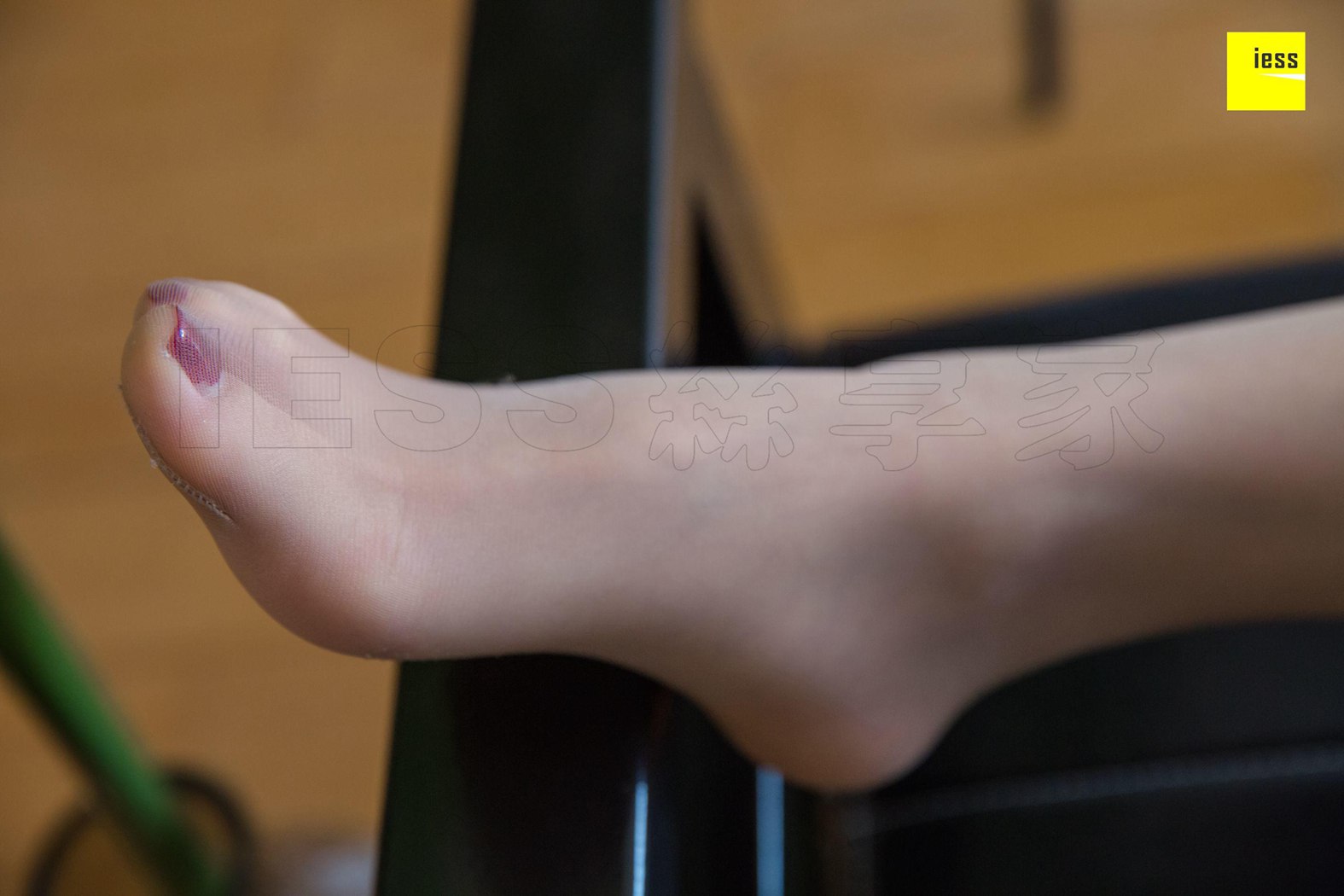 图片[36]-[IESS异思趣向] 2018.09.12 丝享家314：《沙发慵懒的美人》七七 在线浏览 – 速更版-美库