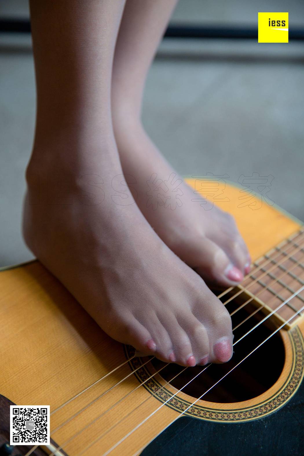 图片[68]-[IESS异思趣向] 2018.09.07 丝享家312：《弹吉他的灰丝少女》婉萍 在线浏览 – 速更版-美库