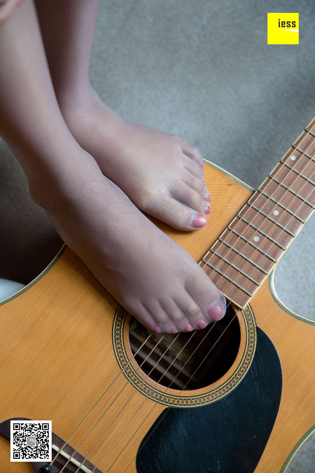 图片[35]-[IESS异思趣向] 2018.09.07 丝享家312：《弹吉他的灰丝少女》婉萍 在线浏览 – 速更版-美库