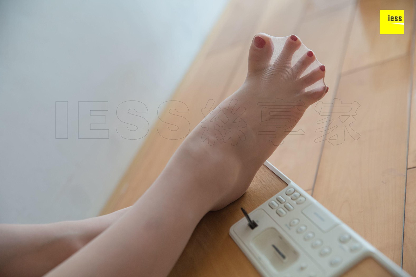 图片[70]-[IESS异思趣向] 2018.09.10 丝享家313：《红色平底鞋之舞》秋秋 在线浏览 – 速更版-美库