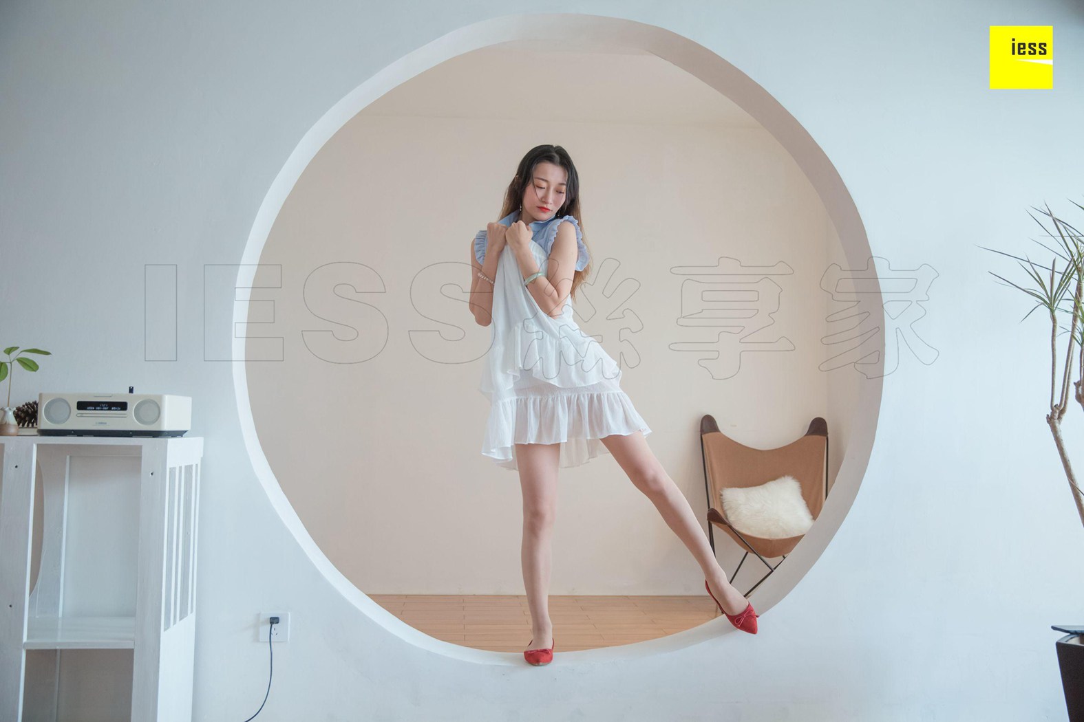 图片[42]-[IESS异思趣向] 2018.09.10 丝享家313：《红色平底鞋之舞》秋秋 在线浏览 – 速更版-美库