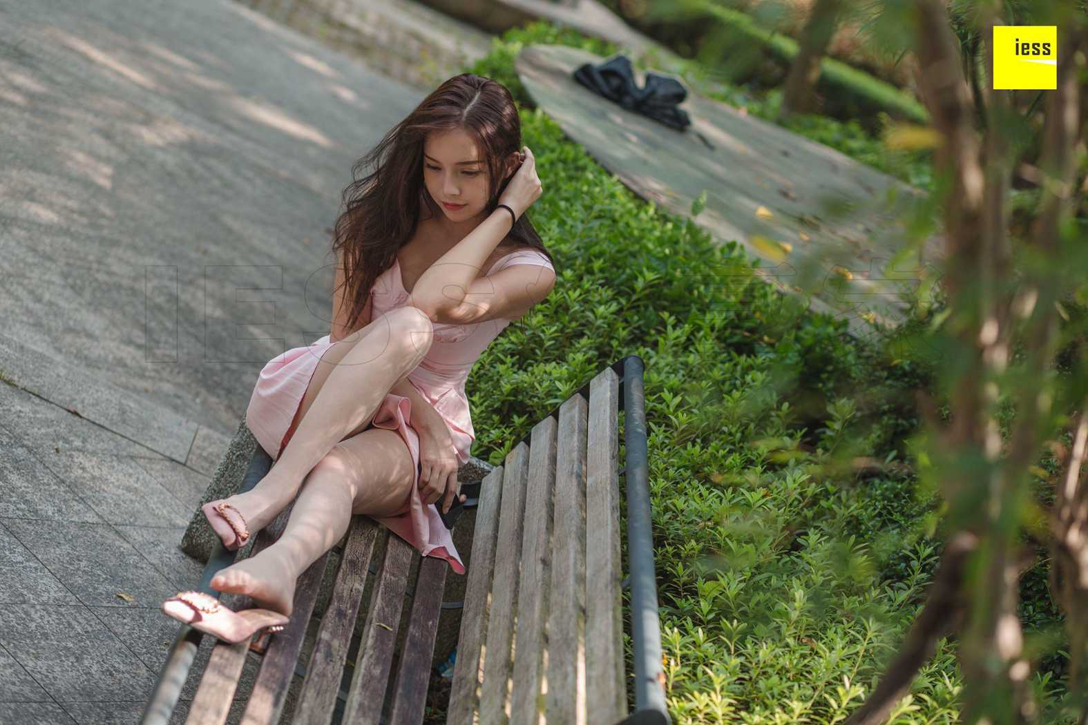 图片[69]-[IESS异思趣向] 2018.09.13 丝享家315：《小羽公园阳光浴》小羽 在线浏览 – 速更版-美库