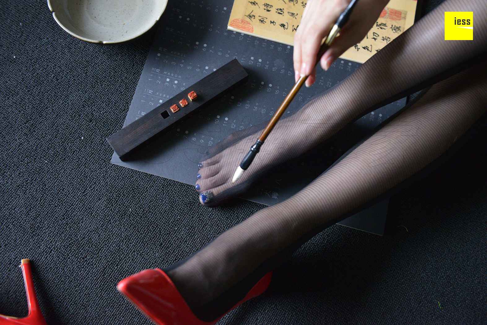 图片[38]-[IESS异思趣向] 2018.09.17 丝享家317：《辣妈黑色时装袜》辣妈（君君） 在线浏览 – 速更版-美库