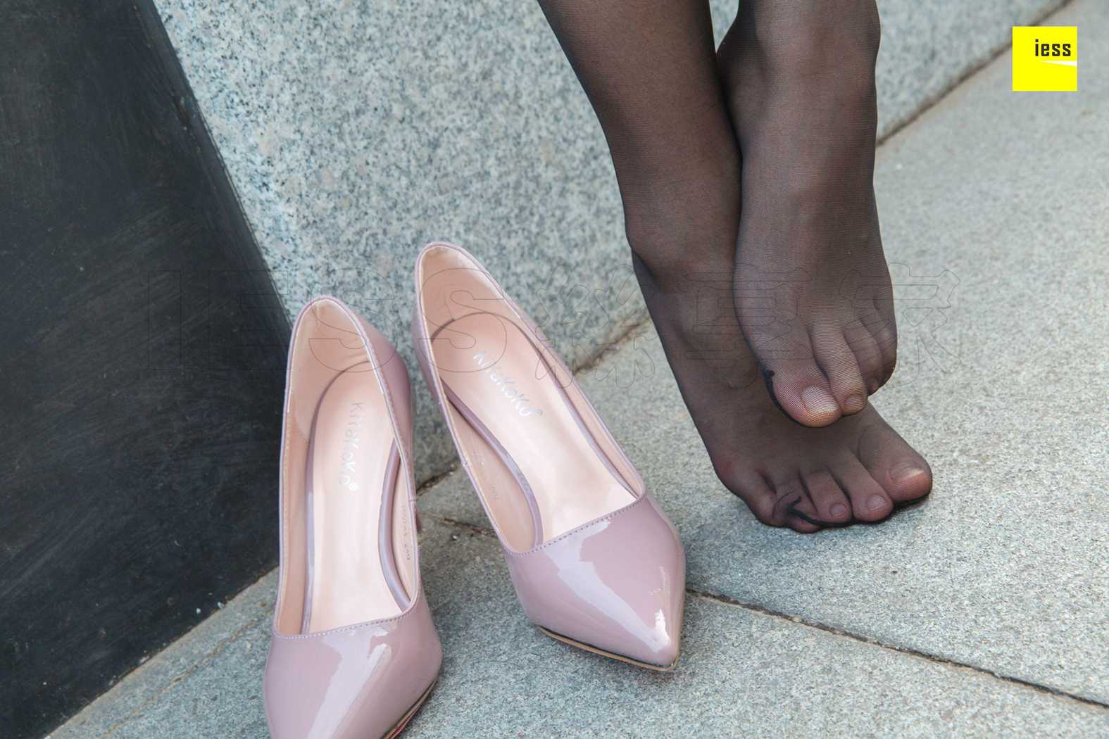 图片[25]-[IESS异思趣向] 2018.09.19 丝享家319：《楼顶上的黑丝女Ⅱ》暖暖 在线浏览 – 速更版-美库